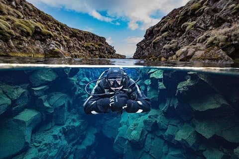 Scuba diving between the continents in Silfra fissure