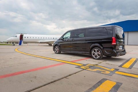 KEF Airport Transfers from and to Reykjavik City (one way)