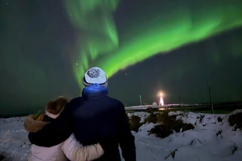 Reykjavik Small Group Northern Lights Hunt and Cocoa with Photos