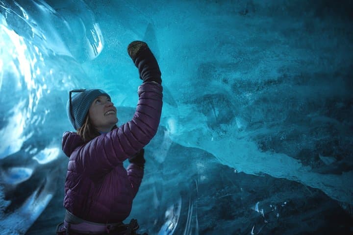 Glacier and Ice Cave Private Photoshoot - 15 Shot Photo Package