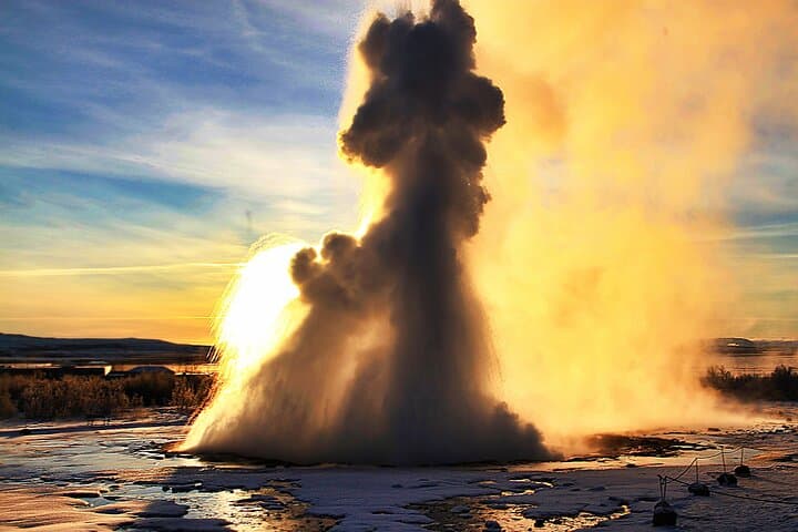Day Trip to the Golden Circle and Hot spring Geyser by 4WD Jeep from Reykjavik
