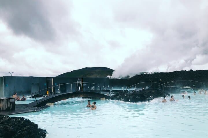 Private Reykjavík - Blue Lagoon roundtrip with 2 hours waiting at Blue Lagoon