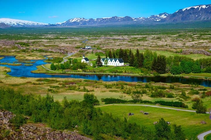 Golden Circle, Tomato Farm Lunch & Sky Lagoon Small-Group Tour