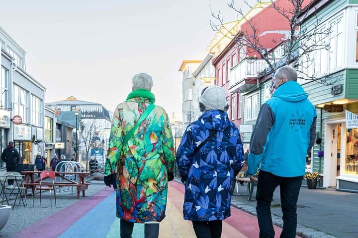 Stroll through the City with us while we show you the best spots to go out.