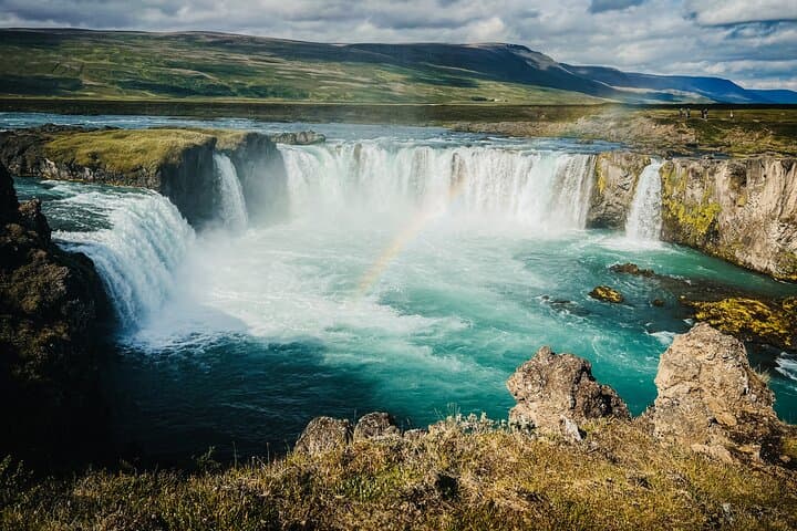 Goðafoss Waterfall
By Jowi Wasilewska