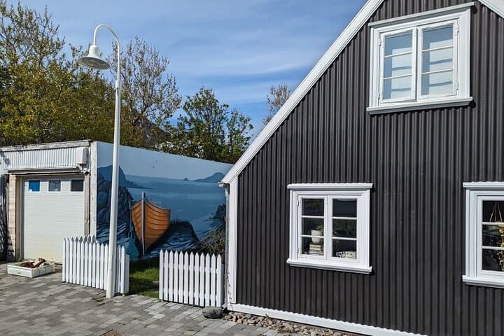 Self-Guided Tour of Ísafjörður: Art, History, and Architecture