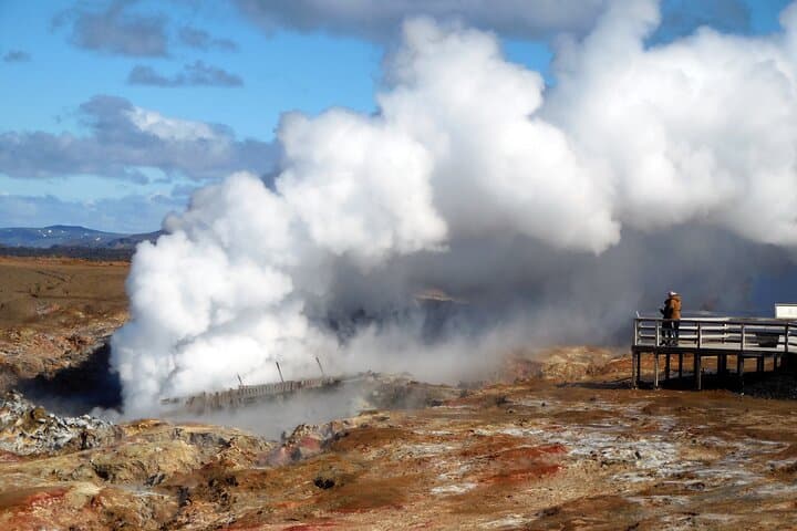 Geothermal and Volcanic landscapes & transfer to the Blue Lagoon