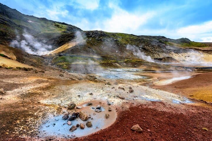 Geothermal and Volcanic landscapes & transfer to the Blue Lagoon