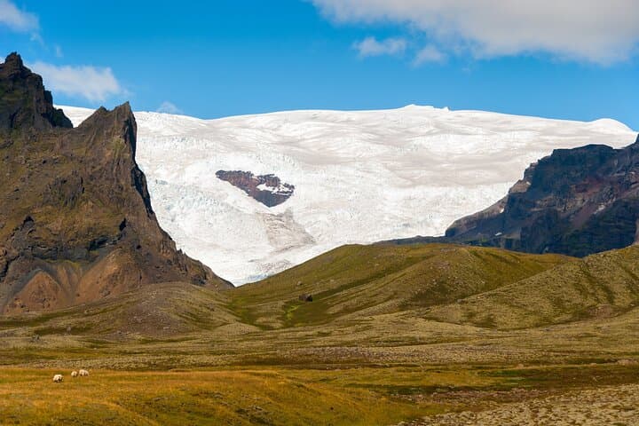 Hvalfjordur & Hvammsvik Hot Springs Full-Day Private Tour