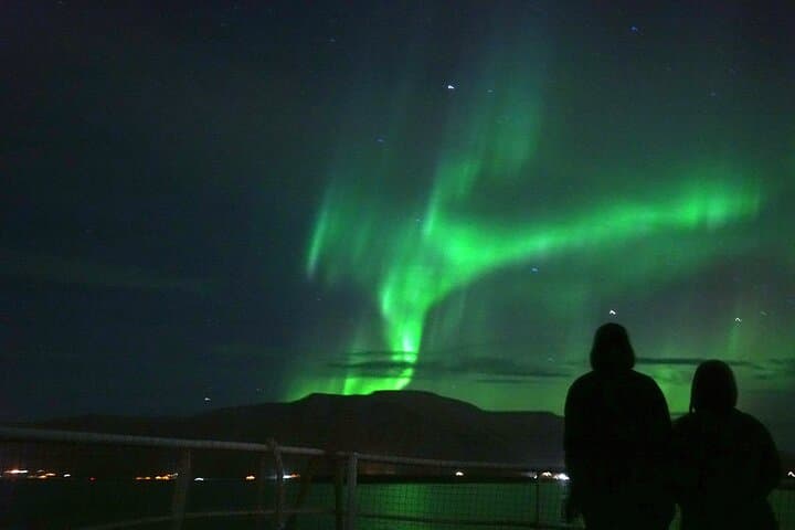 From dark skies to dazzling lights — Iceland’s aurora nights are pure wonder. A magical moment worth every chilly breath!