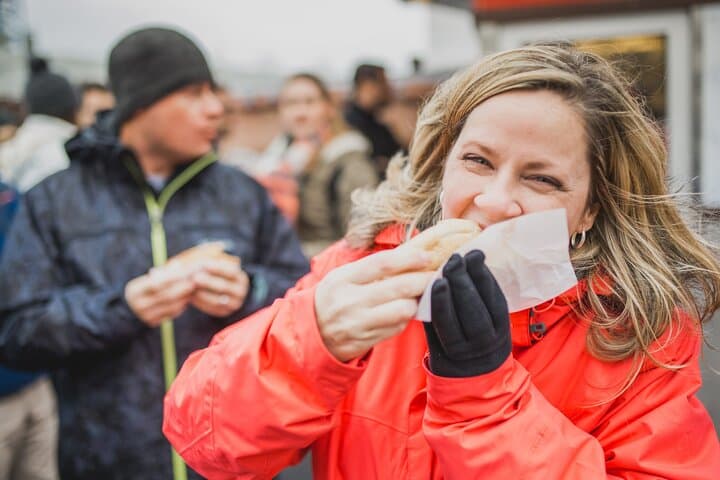 Akureyri Food Walk With 4-5 Tastings and a Local Guide