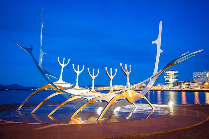 Reykjavík by Night - Illuminated Landmarks and Coastal Charm