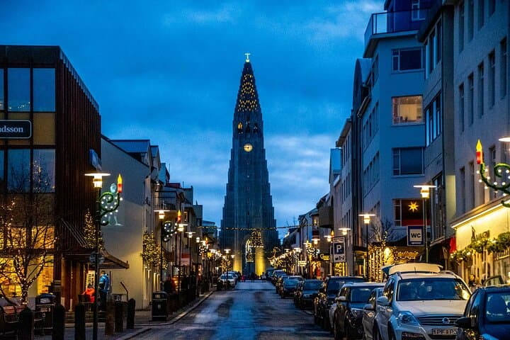 Private Airport Transfer from Reykjavík to Keflavík (KEF) Airport