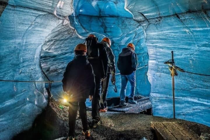 3 Hours Katla Ice Cave Tour/Meet in Vík