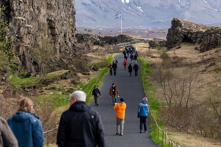 Golden Circle Small Group for Cruise Ships from Reykjavik Port
