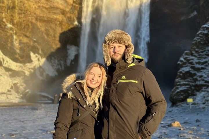 Reykjavik: Private South Coast Waterfalls, Beach and Glacier Tour