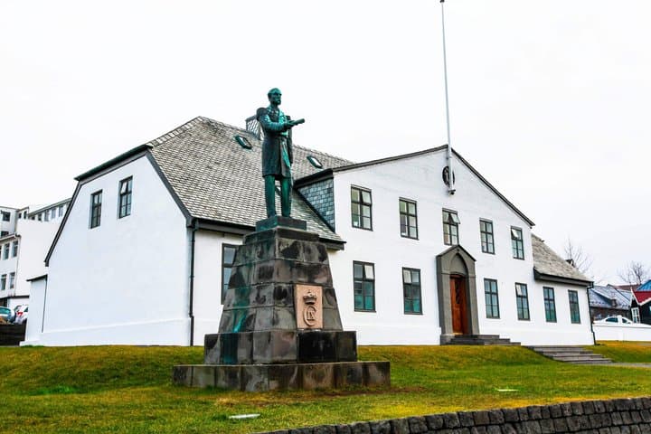 Reykjavík Walking Tour with Audioguide on your Smartphone