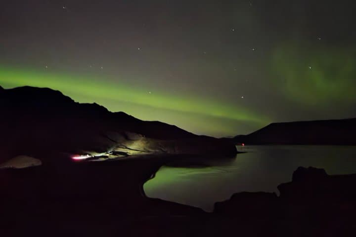 Private Guided Aurora Borealis Experience with Hot Chocolate