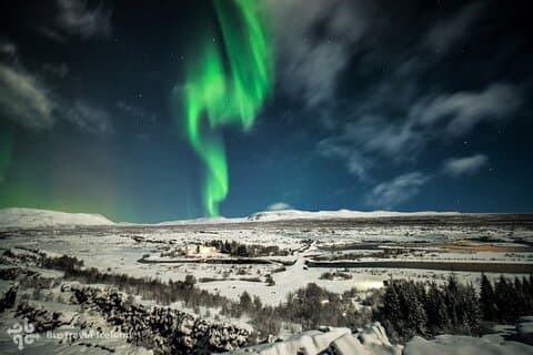 Northern Lights over the icelandic countryside
