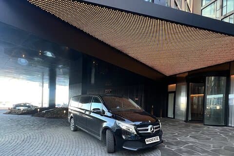 Keflavik Airport : Private Transfer TO/FROM Reykjavik