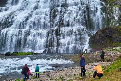 Experience Dynjandi and Icelandic horses from Ísafjörður in German