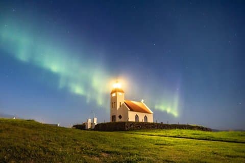 BEST Guided Northern Lights Tour with Snacks 100% refundable