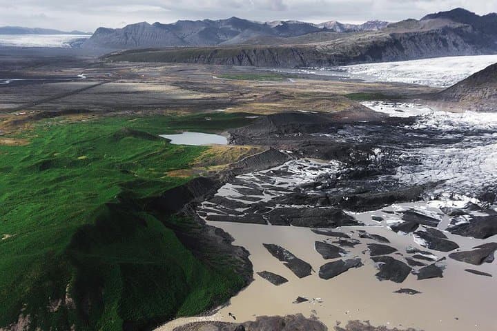 Scenic Airplane flight around Skaftafell National Park