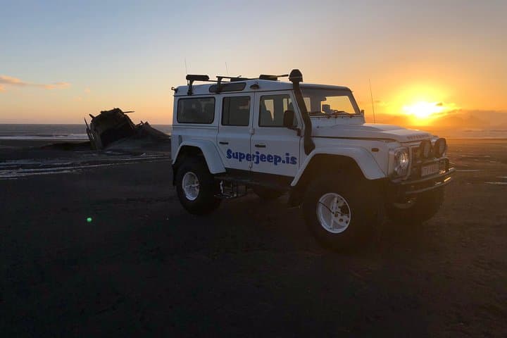 Private Superjeep Full-Day South Coast and Eyjafjallajokull Volcano Sights