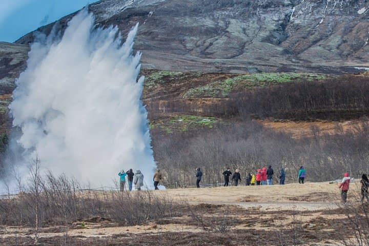 10 Hours Private Luxury Tour of Golden Circle