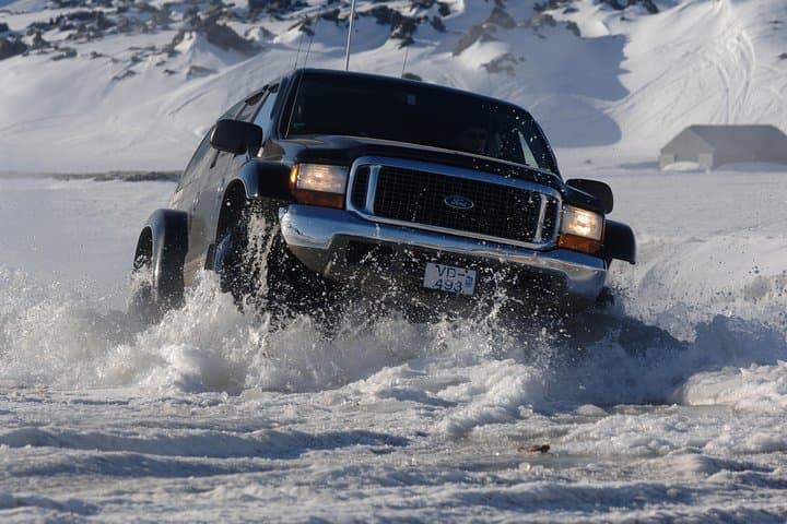 Highlights of Iceland / private guided super Jeep tour