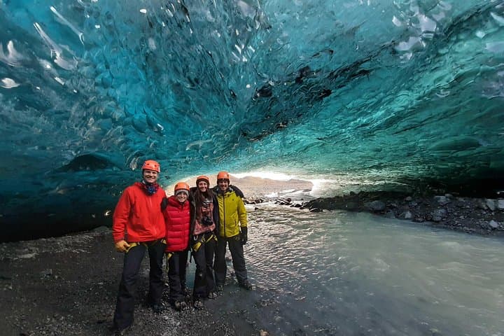 4 Day Blue Ice Cave, South Coast, Golden Circle, Snæfellsnes & Northern Lights