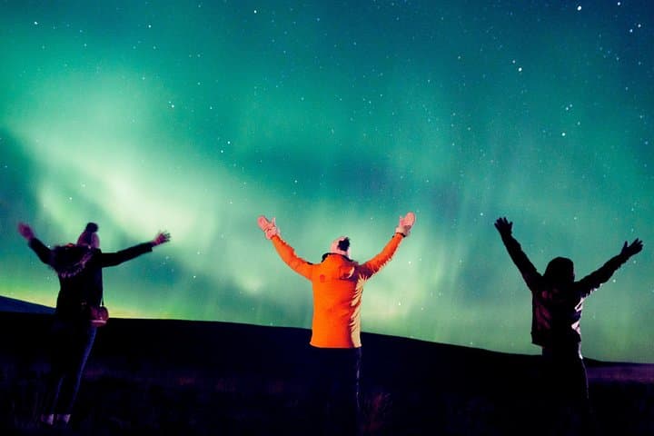 Northern Lights Bus Tour from Reykjavik with Hot Chocolate