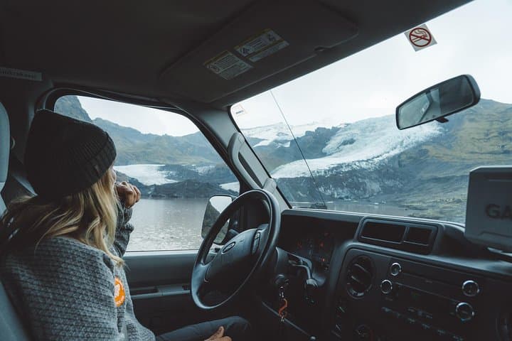 Lísa driving to the glacier
Picture by Sam Oetiker