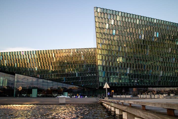 Explore Reykjavik in 60 minutes with a Local