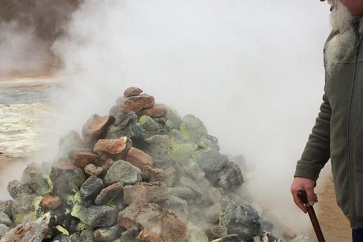 Steam geyser and mud fields
