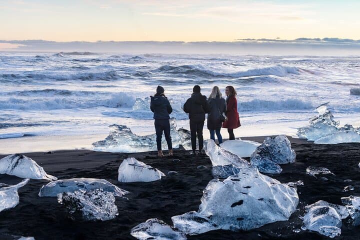 4-Day Iceland: Golden Circle, South Coast, Volcano Hike & Northern Lights