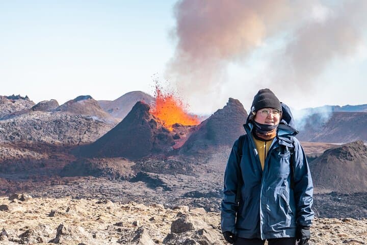 4-Day Iceland: Golden Circle, South Coast, Volcano Hike & Northern Lights