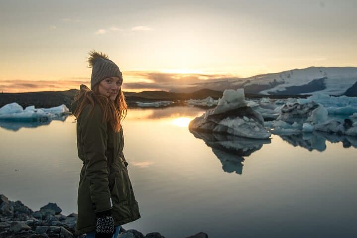Full-Day Glacier Lagoon, Diamond Beach & Glacier Hike