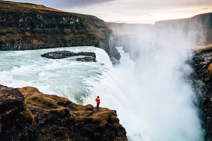 Private circuit to Iceland for 10 days.