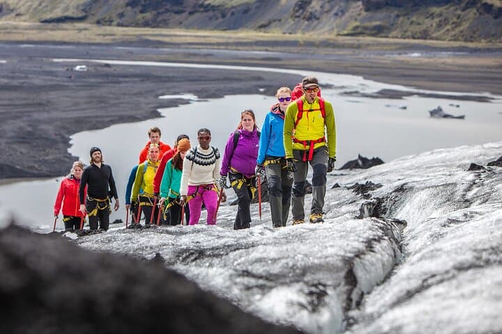 Private circuit to Iceland for 10 days.