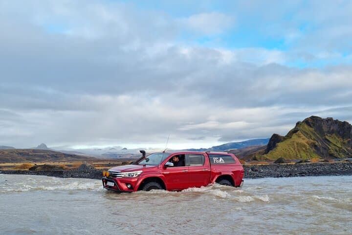 Private Tour to þórsmörk glaciers and waterfalls