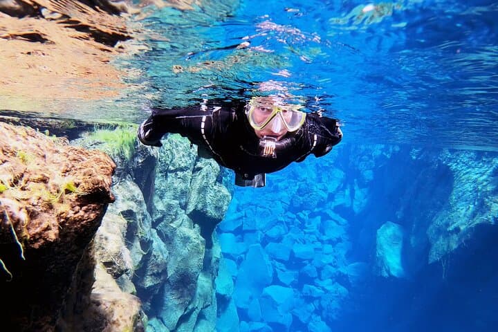 Private Silfra Snorkeling 6 p. group - Meet on Location - with Underwater Photos