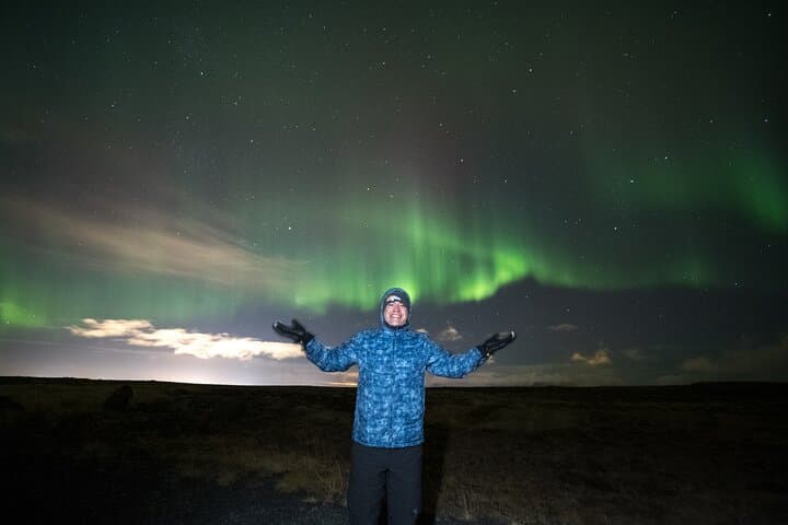 4x4 Reykjavik Northern Lights Small-Group Tour with Photographer