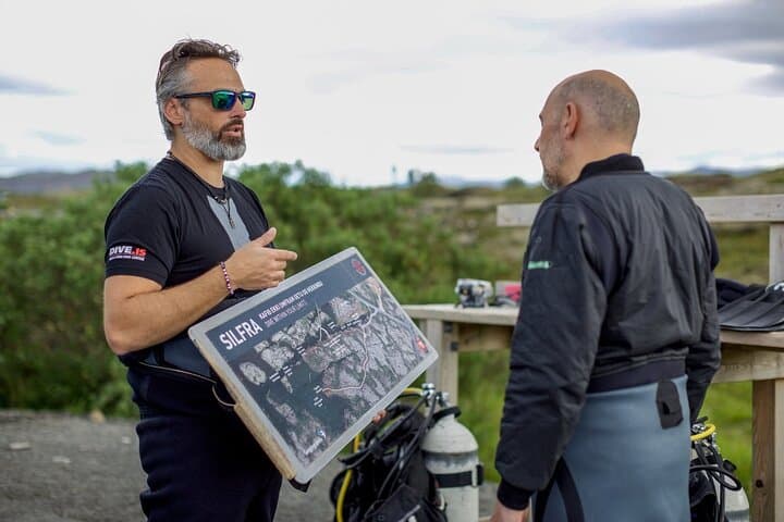 Silfra: Diving Between Tectonic Plates - Meet on Location