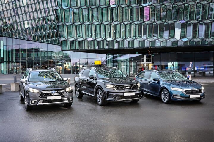 Luxury Private Transfer from Reykjavik to Keflavik Airport