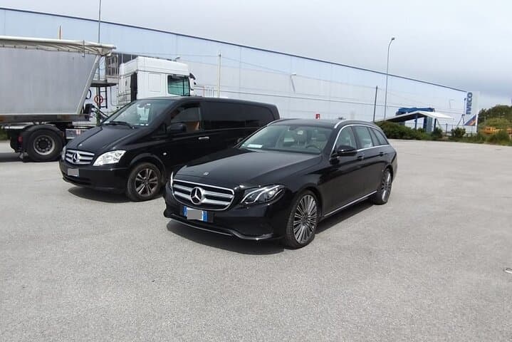 Keflavik Airport (KEF) to Grindavík - Arrival Private Transfer