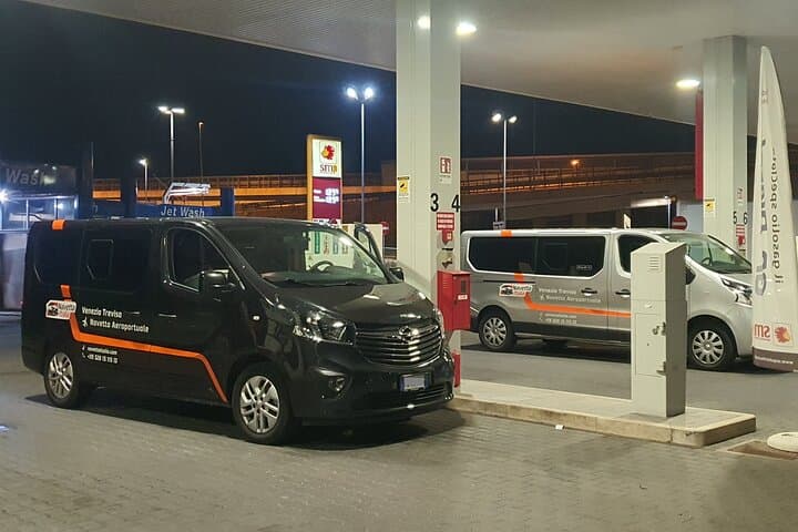 Keflavik Airport (KEF) to Grindavík - Arrival Private Transfer