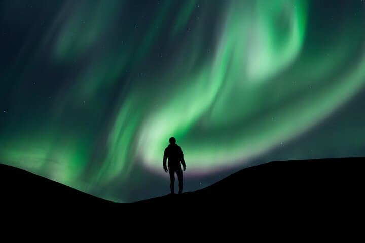 Reykjavik Northern Lights Tour with Professional Photographer