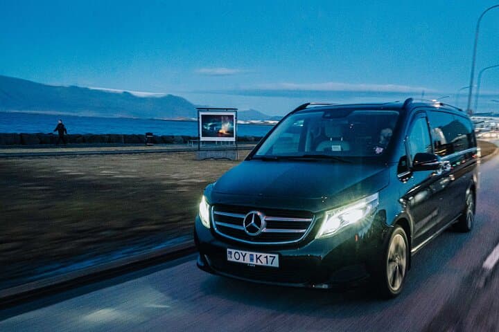 Reykjavik area to Keflavik Private Luxury Airport Transfer