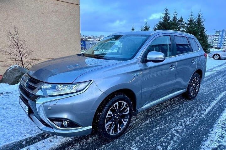 Reykjavik Iceland : Private transfer From / To KEF airport